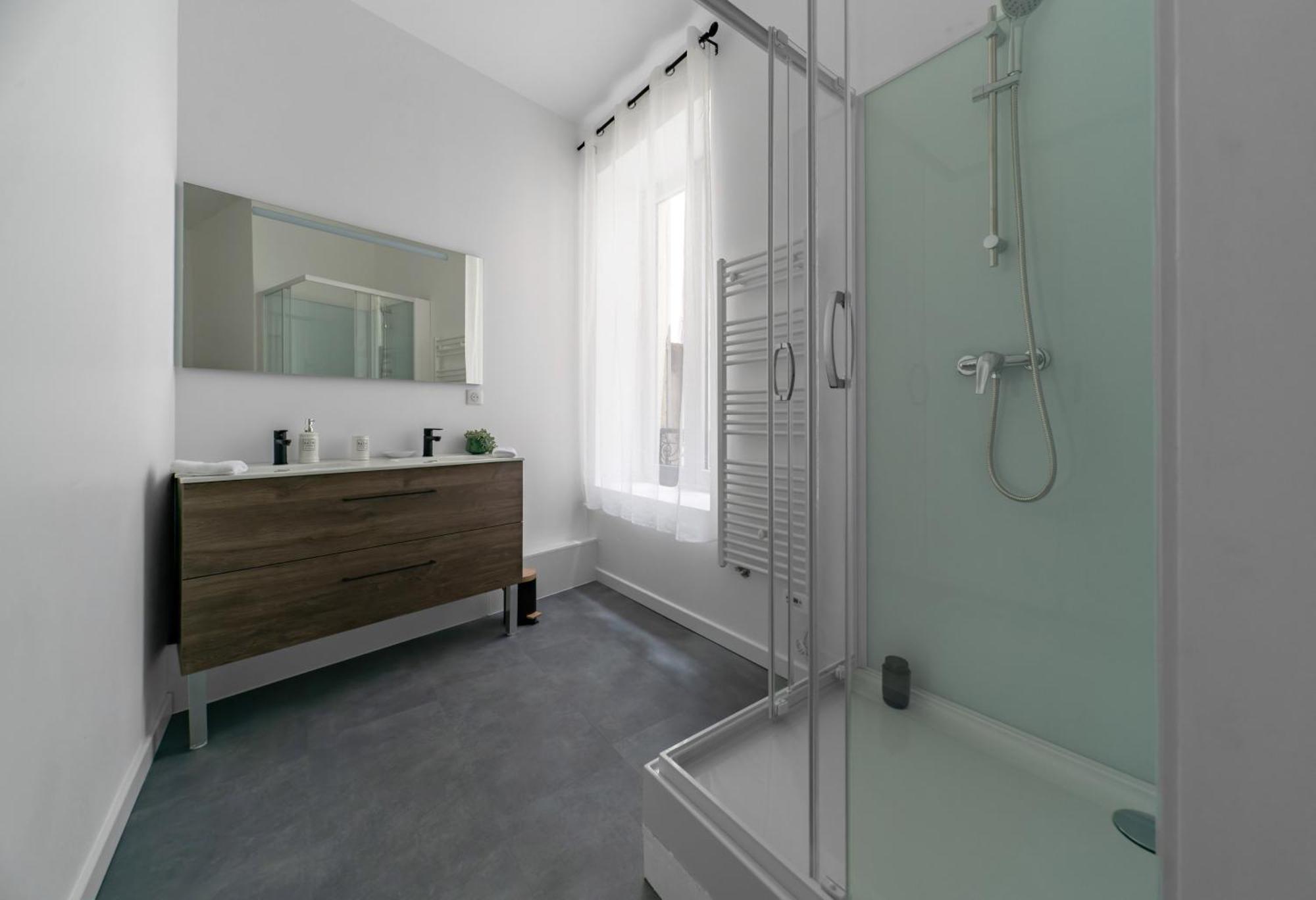Le Ravy - Appartement Design, 2 Chambres, Centre Ville Vichy Exterior photo